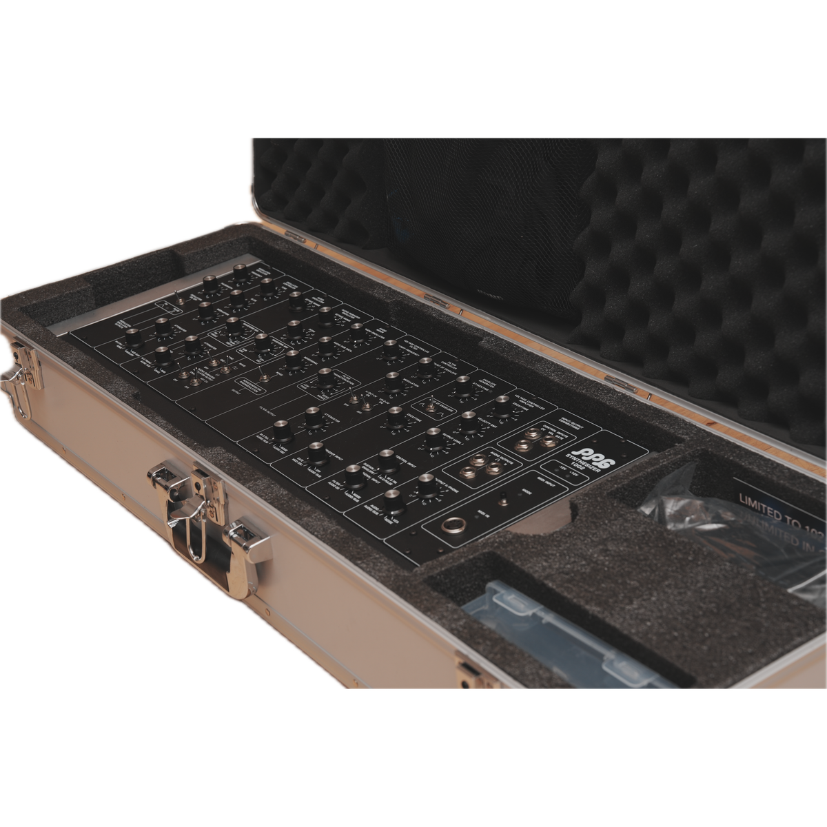 PPG 1002 Mk2 in flightcase, schuine close-up