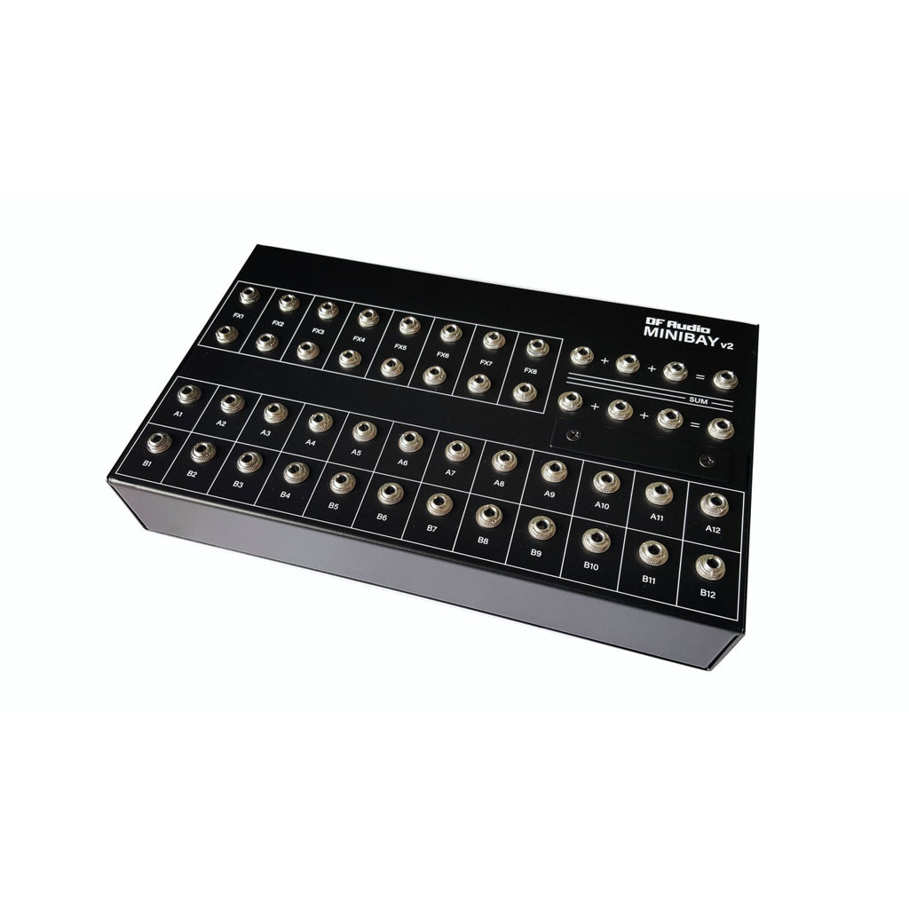 DF Audio Minibay V2 patchbay, schuin aanzicht