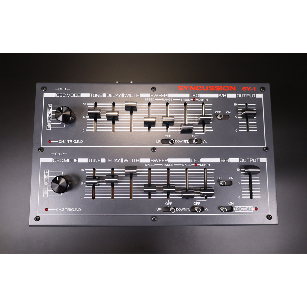 Michigan Synth Works SY-1 drumsynth, bovenpaneel