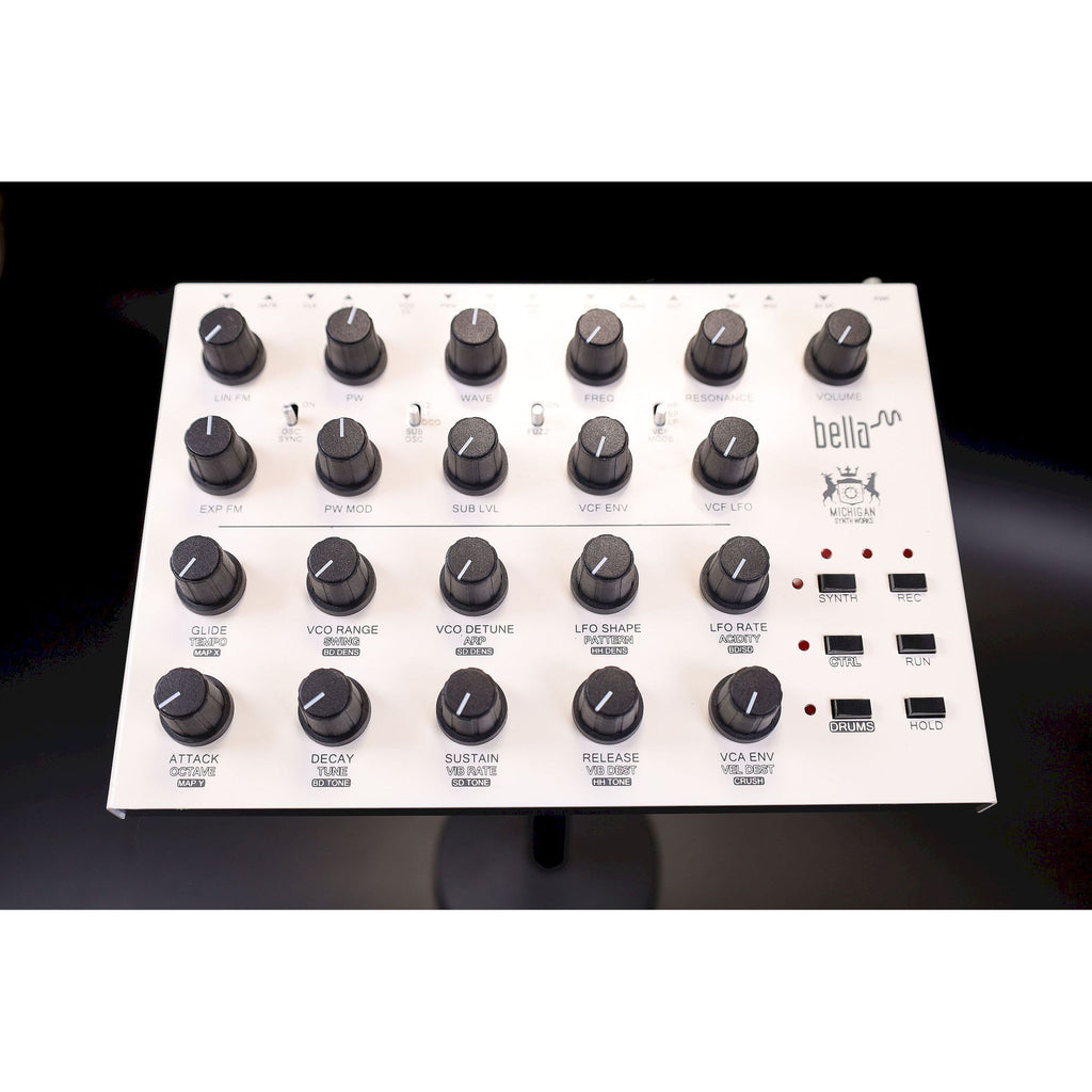 Michigan Synth Works Bella digital analog hybrid mono synthesizer