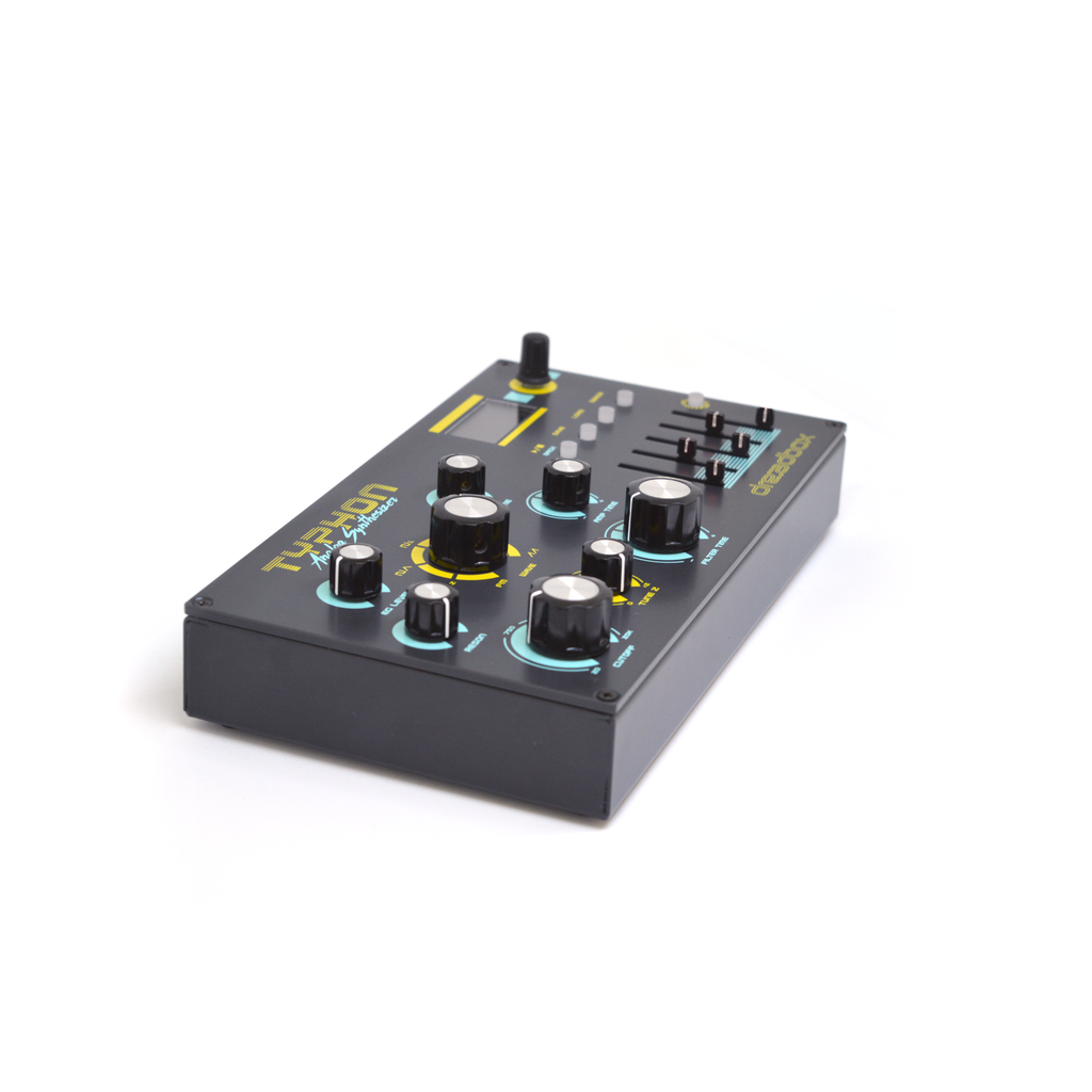 Dreadbox Typhon analoge synthesizer, linker zijaanzicht